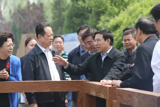 北京市市长王安顺一行考察调研马草河水生态综合治理工程 北京市市长王安顺一行考察调研马草河水生态综合治理工程